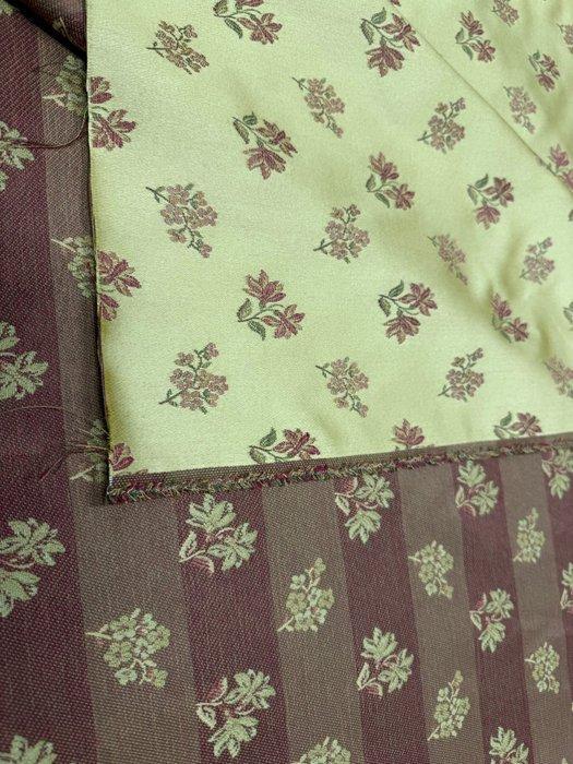 Bouquet Dorato op Raso d’Autunno - Meubelstof - 2.5 m - 2.8, Antiek en Kunst, Antiek | Tapijten, Tafelkleden en Textiel