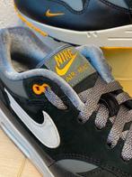 Nike - AM1 Black Grey Orange Magma P45,5 - Sneakers - Maat: