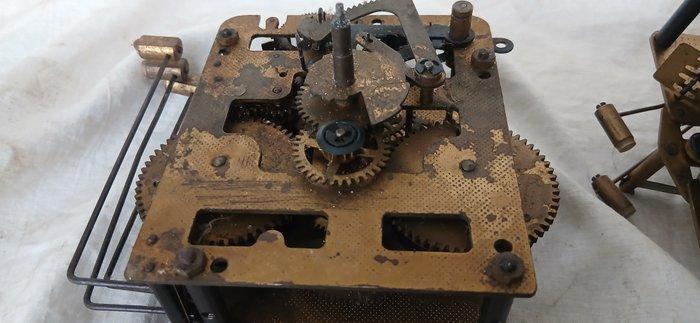 Klokonderdelen (2) - Koper - Uurwerken klok, Antiek en Kunst, Antiek | Klokken