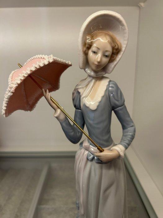 Lladró - Vicente Martinez - Beeldje, Aranjuez Little Lady -, Antiek en Kunst, Antiek | Glaswerk en Kristal