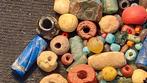 Oud Egyptisch naar Romeins Glas meer dan 100 antieke kralen, Verzamelen, Mineralen en Fossielen