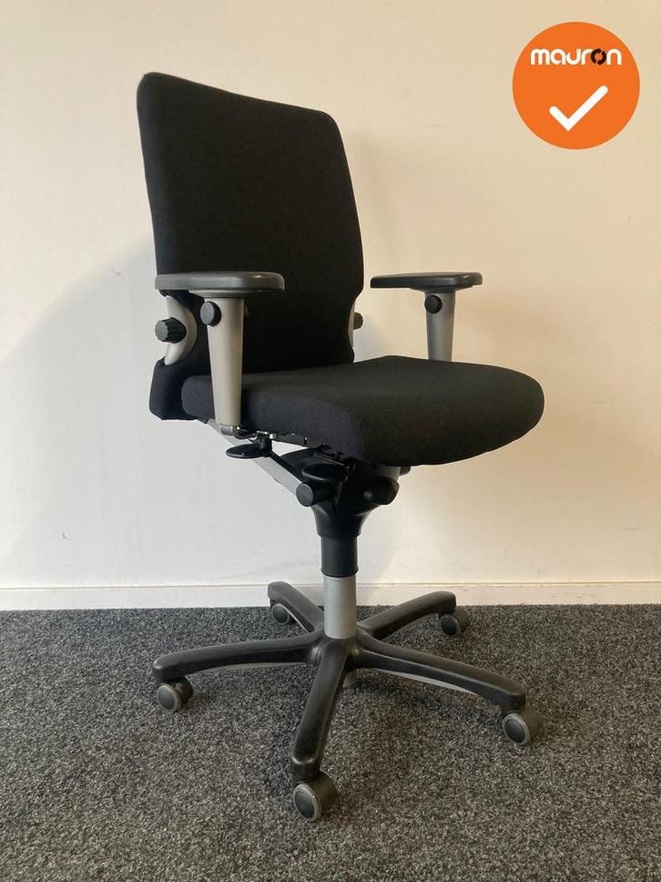 Haworth Comforto 77 - zwarte stoffering  - zwart voetkruis, Zakelijke goederen, Kantoor en Winkelinrichting | Kantoormeubilair en Inrichting