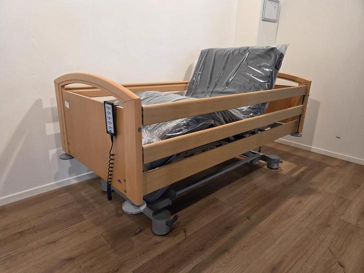 Stiegelmeyer Elvido Brevo #11F Elektrisch Hoog LAAG LAAG Bed, Divers, Matériel Infirmier, Envoi