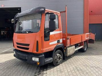 Veiling: Platte laadbak (vrachtwagen) Iveco Eurocargo or Dai, Auto's