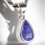 La tanzanite est une pierre précieuse extrêmement rare,