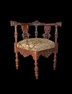 Fauteuil - Walnoot - Rara. Italië XIX eeuw.