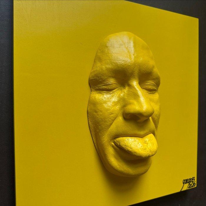 gregos - Yellow mockery on yellow background, Antiquités & Art, Art | Objets design