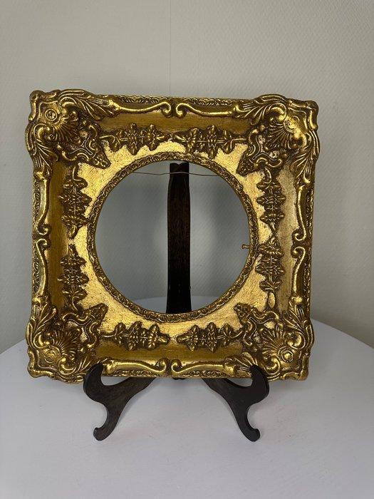 Fotolijst (2) - Hout - Sierlijk gesso met verguld goud, Antiquités & Art, Curiosités & Brocante