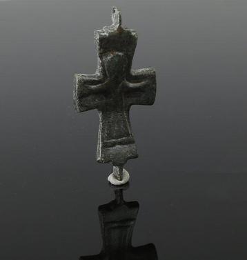 Byzantijns Brons Reliekhouderkruis (Encolpion) met beschikbaar voor biedingen