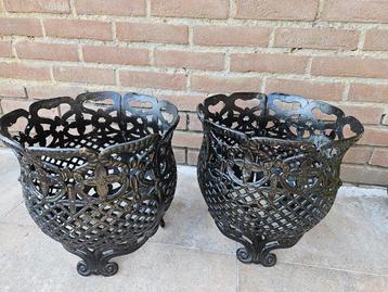 cast iron openwork round plant pot - Bocal - Fonte