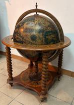 Mappamondo bar vintage in legno con cartografia storica – Ø