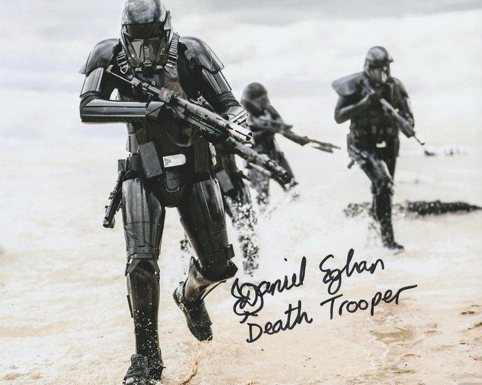 Star Wars: Rogue One - Signed by Daniel Eghan (Death, Verzamelen, Film en Tv