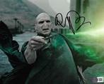Harry Potter - Signed by Ralph Fiennes (Voldemort), Verzamelen, Nieuw