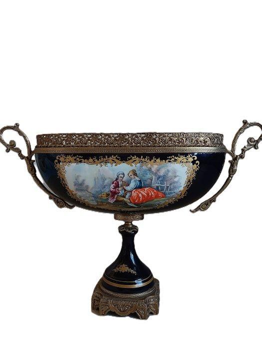 Sevres, In style of - Beker op een voet - Porselein, Brons -, Antiek en Kunst, Curiosa en Brocante