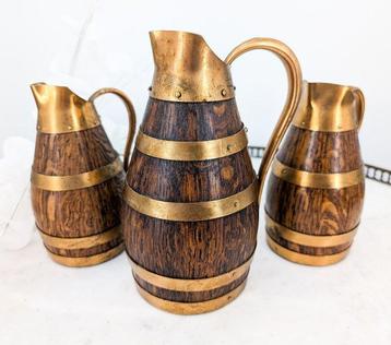 3 Pichets  à  cidre  en  bois  et laiton signé Gérard