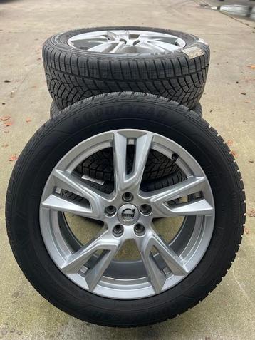 Originele Volvo Winterset 235/55 R18 beschikbaar voor biedingen