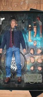 Supernatural - Dean Winchester (Jensen Ackles) Figure 1:6, Collections
