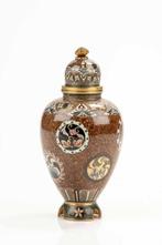 Vaas - Emaille, Een cloisonné-pot met een stijl van Namikawa, Antiek en Kunst