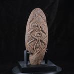 Monolithe anthropomorphe Akwanshi Cross River - Beeld -