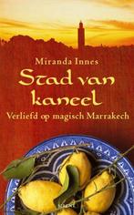 Stad van kaneel / Sirene 9789058313843 M. Innes, Verzenden, Gelezen, M. Innes