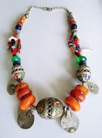 Zilver, Hars, Metaal, Glazen kralen, koraal, lapis lazuli...