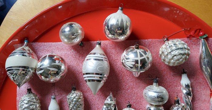 Kerstballen (31) - Glas - 30 oude kerstballen +piek, Diversen, Kerst