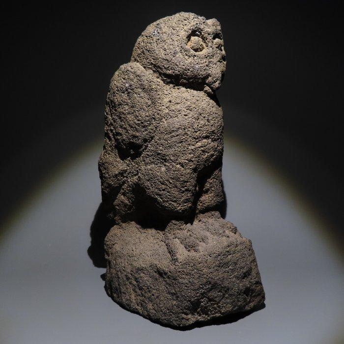 Azteek vulkanisch gesteente Beeld van een uil. 1200-1500, Verzamelen, Mineralen en Fossielen