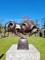 Beeldje - A bronze bull - Brons