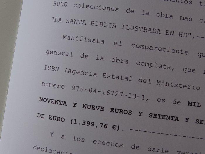 Rare and exclusive Bible blessed by Pope Francis in 2016, Antiek en Kunst, Antiek | Boeken en Manuscripten
