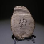 Neolithisch Grote vuursteen. 9 cm lang. Mes - 5000 v.Chr.