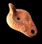 Oud-Romeins Olielamp met voluten - 1e/2e eeuw na Christus, Antiek en Kunst