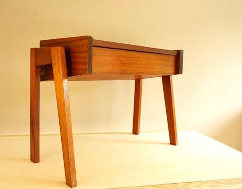 Bijzettafel - Teak - Teakhouten naaidoos bijzettafel uit de, Antiek en Kunst, Kunst | Designobjecten