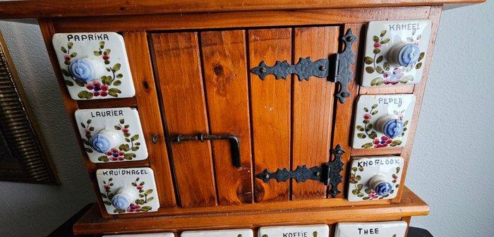 Kast - Hout, Keramiek, Metaal - Kruidenkast/eierenrek, Antiquités & Art, Antiquités | Ustensiles de cuisine