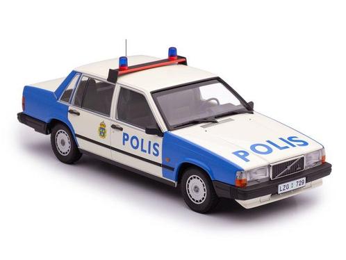Minichamps 1:18 - Model sedan - Volvo 740 GL Polis Sweden, Hobby en Vrije tijd, Modelauto's | 1:5 tot 1:12