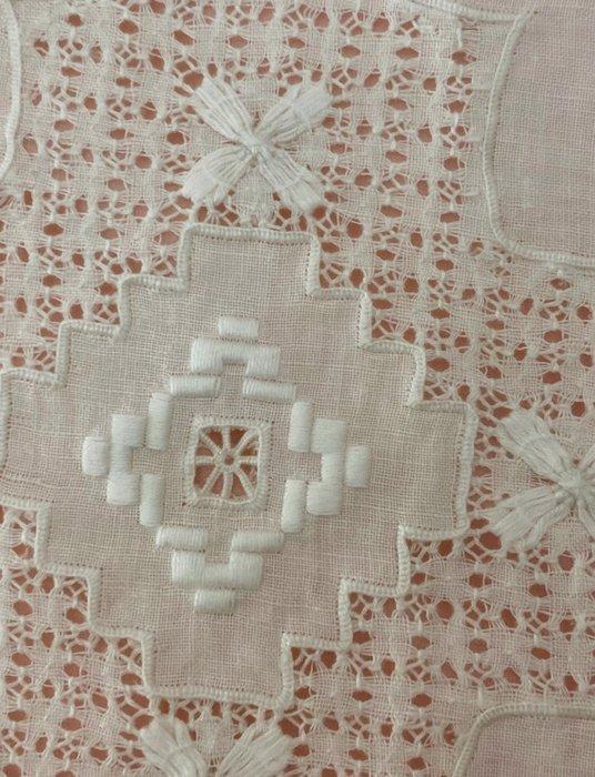 Bedsprei - 264 cm - 225 cm - Handgeborduurd dekbed, Antiek en Kunst, Antiek | Tapijten, Tafelkleden en Textiel