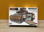 Tamiya 1:35 - Modelbouwdoos - M2 Bradley - Gepantserd, Nieuw