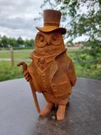 Beeld, Fine statue with details owl in tuxedo and walking