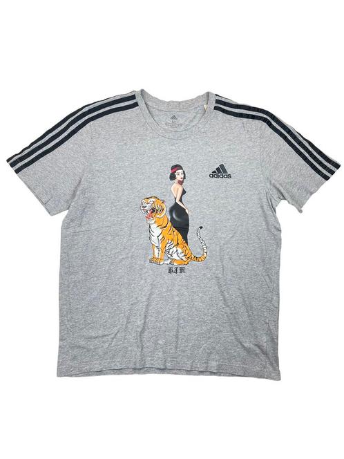 Adidas T-Shirt (Tiger design, reworked) Maat M, Bijoux, Sacs & Beauté, Accessoires Autre, Enlèvement ou Envoi