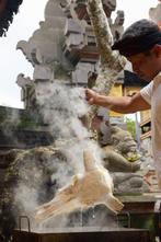 PRIX NON RÉSERVÉ - Vrai grand crâne de taureau sculpté brun, Antiek en Kunst