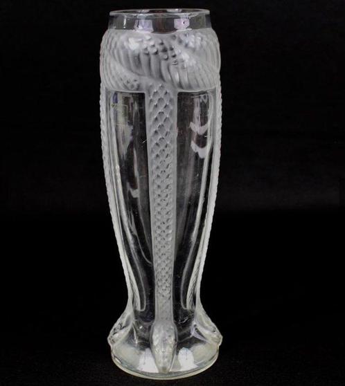 Christofle Very elegant crystal vase “Aux Serpents” by, Antiek en Kunst, Antiek | Meubels | Tafels