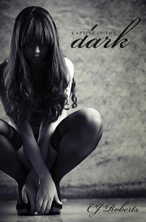 Captive in the Dark 9780615429502, Livres, Livres Autre, Envoi