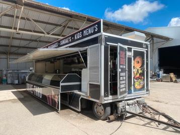 Professioneel ingerichte horeca verkoopwagen foodtruck beschikbaar voor biedingen