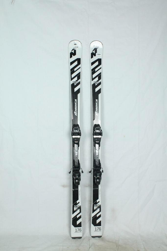 Nordica GT74R - 176, Sports & Fitness, Ski & Ski de fond, Envoi