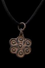 Époque Viking Pendentif roue solaire en argent, symbole de, Antiek en Kunst