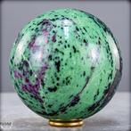 Natuurlijke robijn-zoisietbal een kleurintensief meesterwerk, Antiek en Kunst