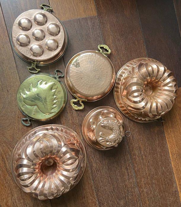 Gebak/taartset (6) - Koper - Bakvormen, Antiek en Kunst, Antiek | Keukengerei