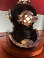 Casque de plongée - DIVING HELMET AND LAMP - Acier, Émail,