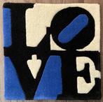 Robert Indiana (1928-2018) - Estonia LOVE Kunstteppich, Antiek en Kunst