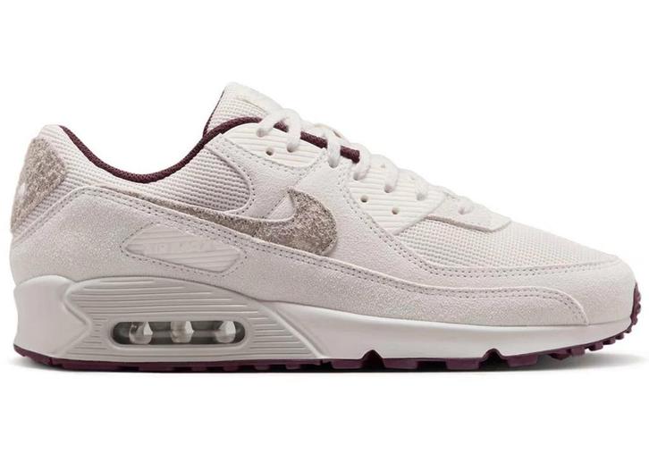 Nike Air Max 90 PRM Sail Burgundy Crush - Maat 44 EU, Kleding | Heren, Schoenen, Ophalen of Verzenden