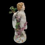 Meissen - Paul Helmig - Figuur - Cupid with roses -